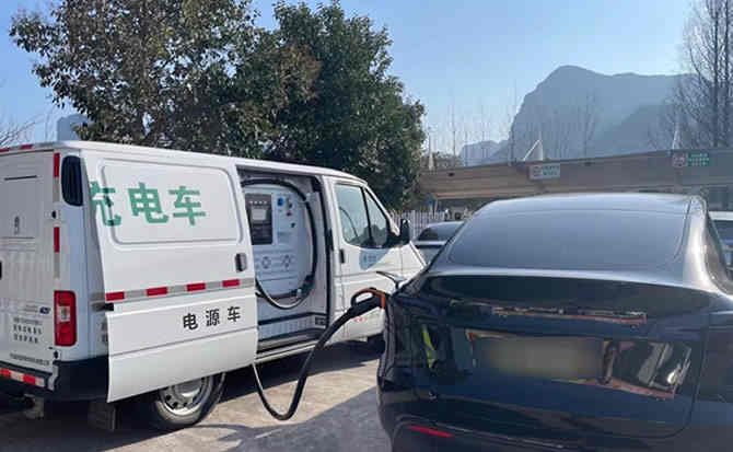天等汽车搭电